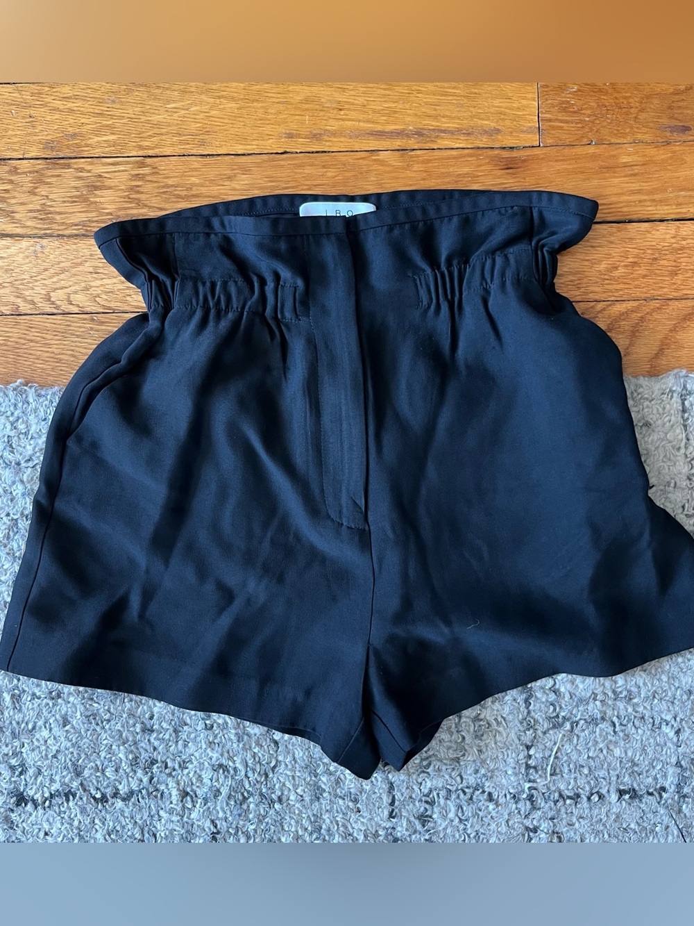 •IRO Fineti short in black• Size 34